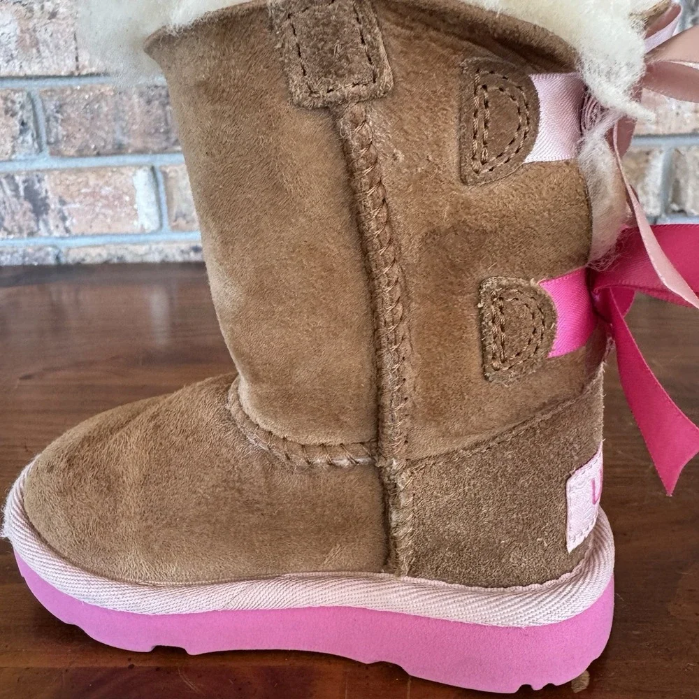 UGG‎ Toddler Bailey Bow II - Chestnut/Pink - 1017394T Size 6